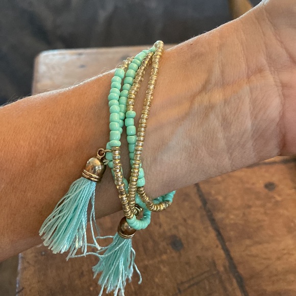 Pretty turquoise stretchy bracelet! - Picture 7 of 7